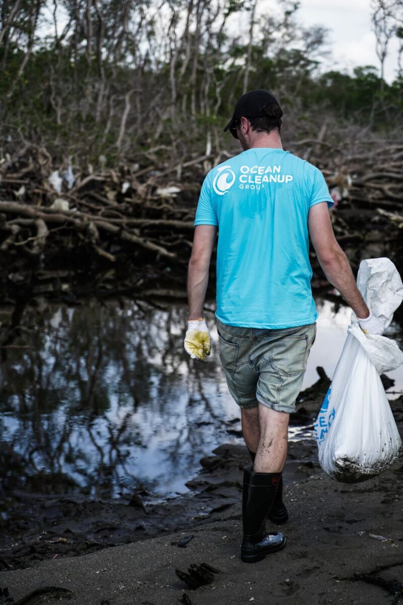 Ocean clean up crew in Marco Island 