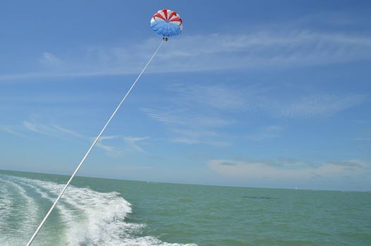 view of people parasailing in Marco Island 